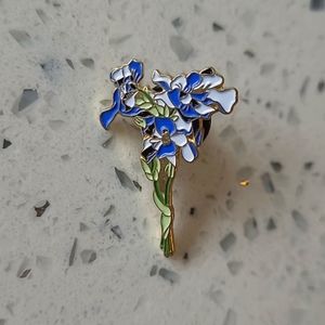 Pretty Iris Flowers Bouquet Floral Lapel Pin